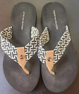 Sandalias Tommy Hilfiger estampadas en blanco y negro talla 6 T19 - Imagen 1 de 5