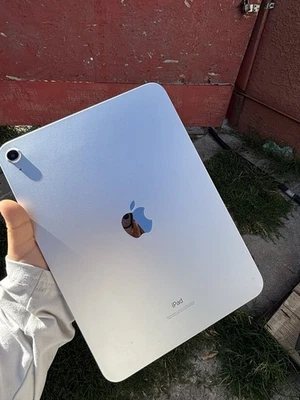 iPad 10th Generation 2024 - Image 1 of 3