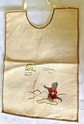 Babero bebé vintage lino bordado a mano gato y violín corbatas de seda manchadas Foto 1 de 4