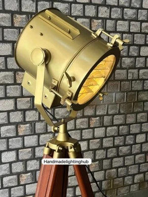 Lámpara de pie reflector de teatro náutico industrial - acabado cromado Foto 1 de 4