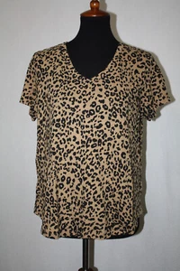 Camiseta Old Navy Everywear Talla L beige con estampado de animales manga corta - Imagen 1 de 6