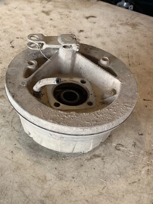 Kawasaki Bayou 250 Klf250 2004 OEM placa de respaldo de freno trasero con buje 18 Foto 1 de 4