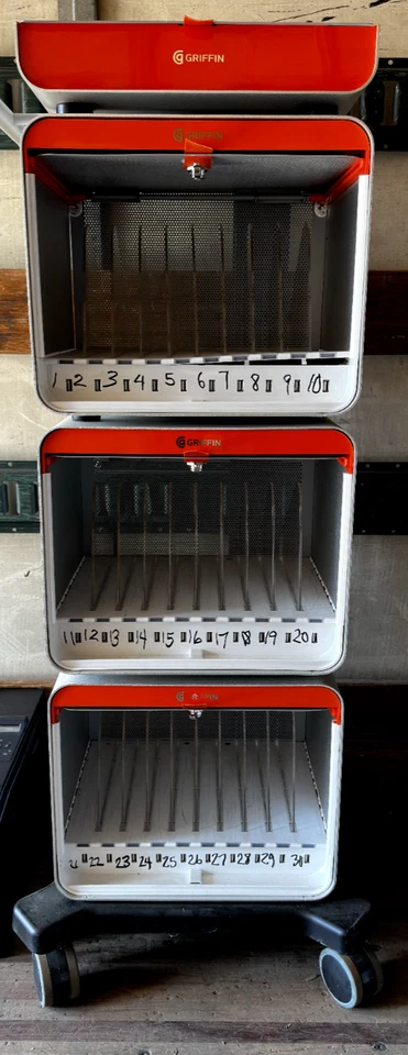 Estación de Carga USB Griffin MultiDock 30 Puertos, Modelo 37288 *LEER DESCRIPCIÓN* Foto 1 de 4