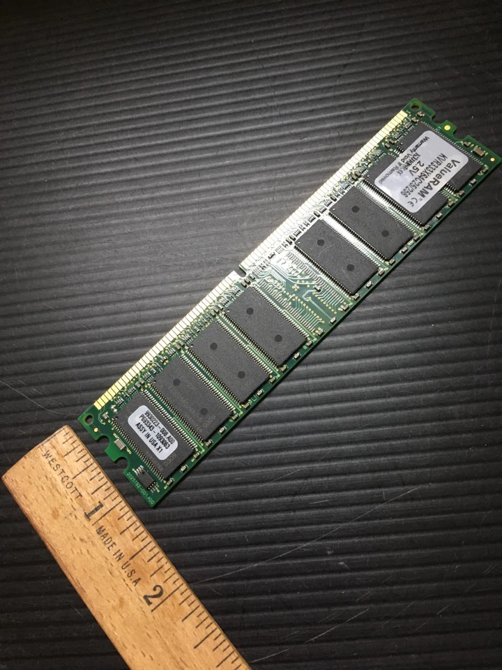 Kingston KVR333X64C25/256 256MB PC2700 DDR-333 DIMM Desktop RAM - Image 1 of 4