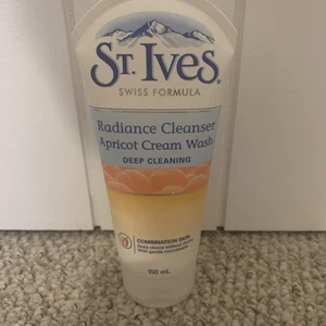 St. Ives Radiance Cleanser Apricot Face Cream Wash - 150ml - Picture 1 of 4