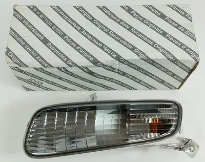FIAT PUNTO INDICATOR LIGHT LEFT FRONT BUMPER GENUINE PART 51858823 - Image 1 of 4