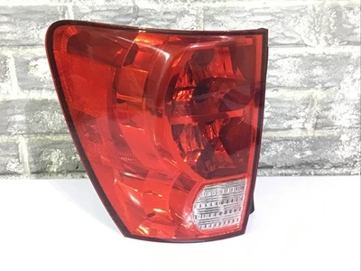 Luz trasera izquierda Pontiac Torrent 2006-2009 (lado del conductor) OEM, completa Foto 1 de 4