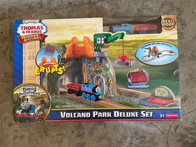 Fisher Price Madera Thomas Train Volcano Park ¡Juego de Lujo! Nuevo Foto 1 de 3