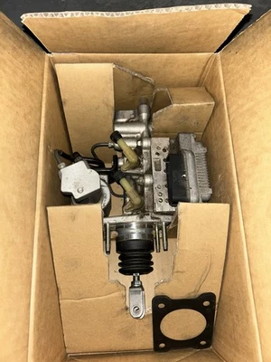 TOYOTA OEM 2014 Prius V-Power Brake Booster 4705047260 PARA REPARACIÓN DE PIEZAS Foto 1 de 4