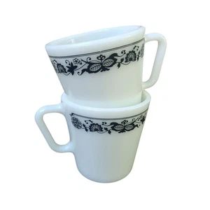 Pair Of Pyrex Old Town Blue Onion Mugs D Handle - Picture 1 of 4