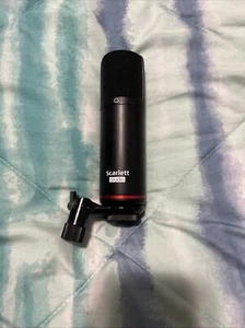 Focusrite Scarlett Studio XLR Wired Condenser Recording Microphone CM25 MKII - Picture 1 of 5