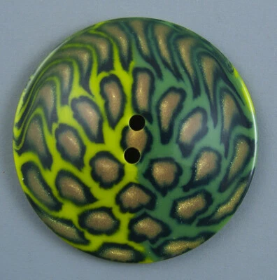 X-LARGE RESINA ROPA BOTÓN Foto 1 de 3