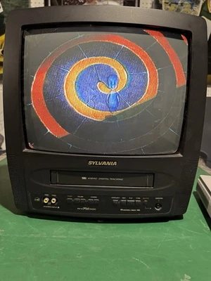 Sylvania 13” TV VCR FM Combo Model SSC132 Retro Gaming CRT - Bad VCR - NO REMOTE - Image 1 of 4