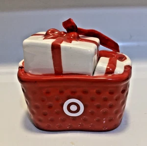 Target Keramik Wondershop 2" Bullseye Korb mit Geschenken Ornament NEU - Bild 1 von 2