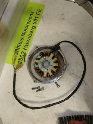 02 HUSABERG FE501e FC? OEM Estator Gen Gen Gen Gen Gen Encendido Cubierta Estuche Foto 1 de 4