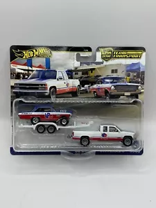 Hot Wheels 2024 Premium Team Transport - '63 Chevy Nova '88 Chevy Silverado 3500 - Foto 1 di 11