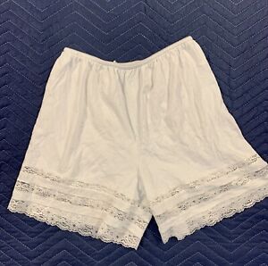Woman’s LACE Tap Pants, Dress Up Bloomers by Valrose. Made In MEX, Cotton. Sz L