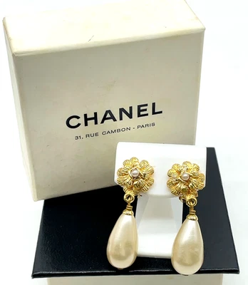 Auténtico Pendiente Chanel Camelia Swing Imitación Perla 94P GD Lágrima con B BL050069 Foto 1 de 4