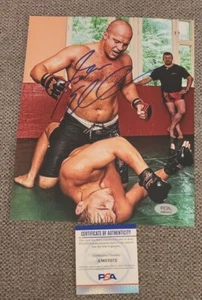 FEDOR EMELIANENKO SIGNED 8X10 PHOTO CHAMP PSA/DNA AUTHENTICATED #AM57072 - Picture 1 of 1