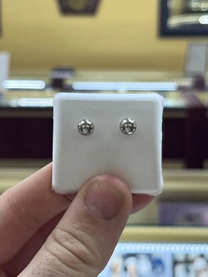 NUEVOS Pendientes con Tachuelas de Oro Blanco de 14K con Respaldo de Bola de 6 mm Foto 1 de 2
