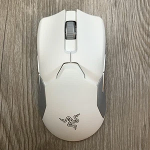 Razer Viper Ultimate Wireless Gaming Mouse With Dock - Mercury White OPEN BOX - Bild 1 von 3