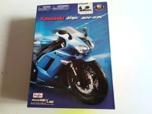 Maisto Assembly Line 1/12 Kawasaki Ninja ZX-6R Die Cast Metal Kit #39155 - Bild 1 von 9