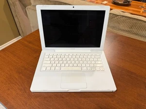 2008 Apple MacBook 13" Whitebody Laptop Computer. No Hard Drive. Parts Only. - Picture 1 of 12