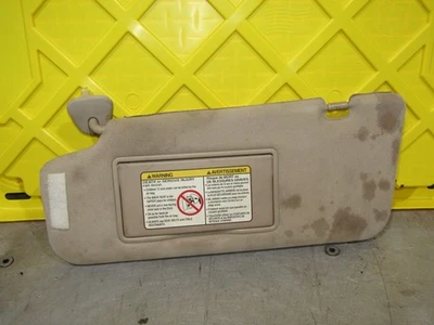 Nissan Murano 2003-2007 OEM LH lado del conductor parasol (sucio) 03 04 05 06 07 Foto 1 de 3