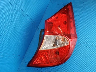 Lanterna traseira 2012-2016 HYUNDAI ACCENT HATCHBACK passageiro direito - Imagem 1 de 4