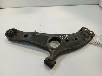 Brazo de control inferior derecho pasajero delantero de Kia Sorento 2015 11472650 Foto 1 de 4