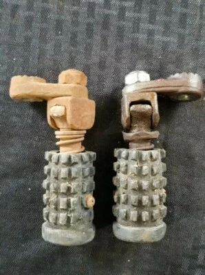 Kawasaki F8 Bison 250 Footrests ♻️ - Imagem 1 de 4