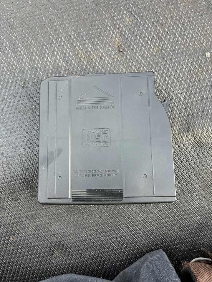 02/08 BMW E65 E66 745I 760I 745LI 750I 760LI 750LI) CD CHANGER PLAYER OEM## - Image 1 of 3