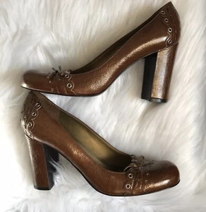 BCBG GIRLS Cooper Brown Leather Eyelet rivet Bow Chunky Heel Pumps 7.5 - Picture 1 of 8