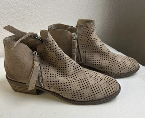 Dolce Vita Damengröße 7M beige Wildleder-Booties mit doppeltem Reißverschluss und Absatz - Bild 1 von 11