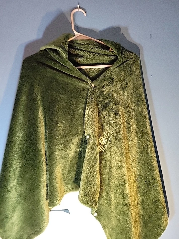 Toalla de baño Attack On Titan de vellón difuso con capucha Foto 1 de 4