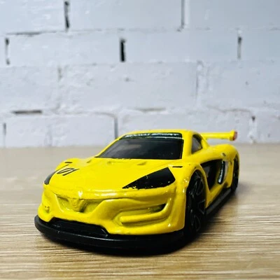 Renault Sport RS 01 Yellow Black 2016 HW Exotics 9/10 - Image 1 of 4
