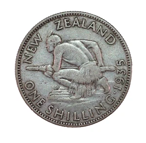 1935 NEW ZEALAND SILVER SHILLING - CIRCULATED - KM3 (a) - Picture 1 of 2