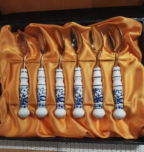 DDR ABS 6 Kaffeelöffel  mit Porzellangriff Zwiebelmuster mit Karton (2) - Bild 1 von 3