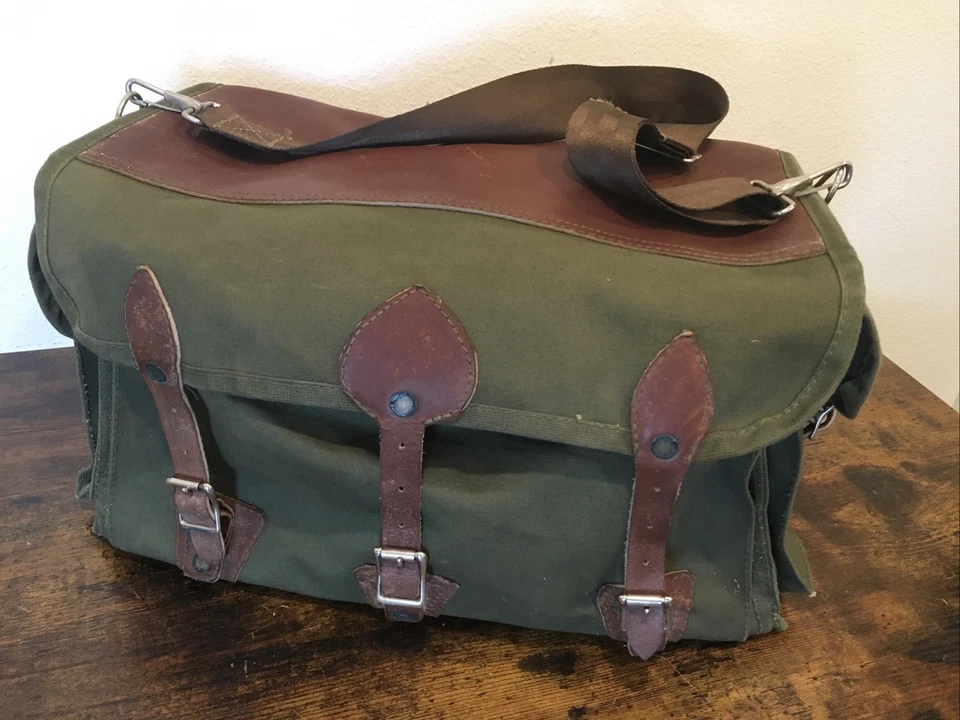 Bolsa de viagem vintage Gokey de lona e couro – Verde – 16 x 9 x 12” – Carryall - Imagem 1 de 4