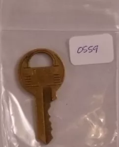 Master Lock Schlüssel # 0559 Ersatz Vorhängeschloss Vergnügungsverkauf Juke Slot Arcade - Bild 1 von 1