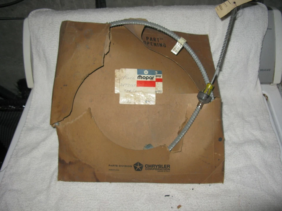 Cable de freno trasero derecho nuevo Mopar 1972-73 Dodge Truck D-100 Foto 1 de 1