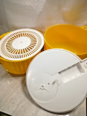 Hilandero de ensalada vintage Copco cosecha amarillo blanco Sam Lebowitz hecho en EE. UU. #604 Foto 1 de 4