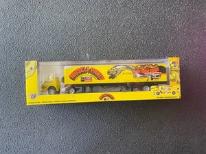 M2 Machines 1970 Ford C-600 & 1970 Ford Mustang boss 302 S35 19-10 - Picture 1 of 6