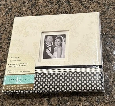 K & Company Black and White 8.5 x 8.5 Scrapbook Album 30 Pages Post Bound - Image 1 of 4
