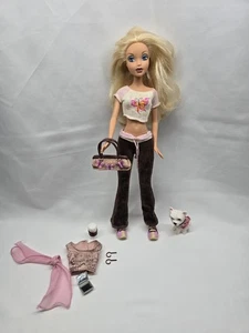 My Scene Tees Teen Kennedy Moda Muñeca Perro y Accesorios Mattel - Imagen 1 de 16