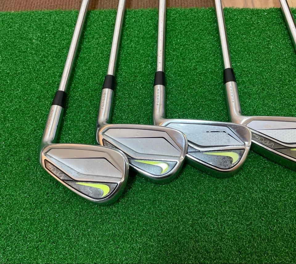 Juego de plancha NIKE GOLF VAPOR PRO 5-9 Flex-S300 Dynamic Gold con putter/cuña Foto 1 de 4
