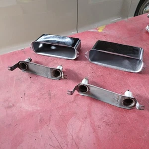 RARE SET OF LUCAS 558 REAR LIGHT BODIES & BULB HOLDERS MINI PICKUP ROVER P4 - Picture 1 of 7