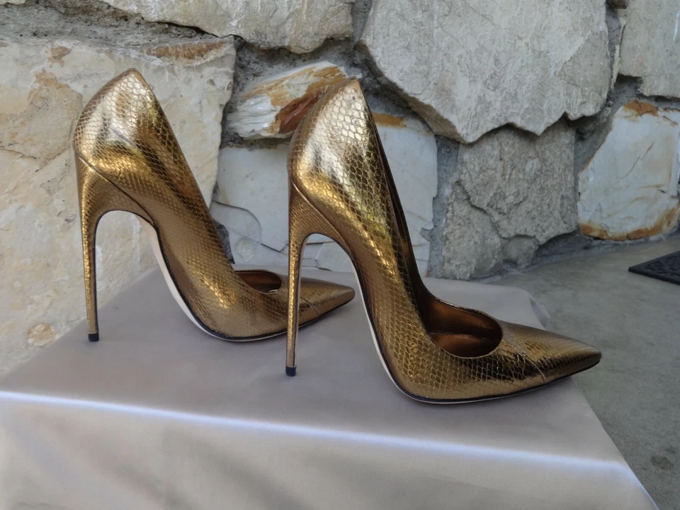 Brian Atwood *Autêntico* SkyHigh Bombas FM Pontas Longas Pele de Cobra Metálica EU37 - Imagem 1 de 4