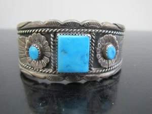 NAVAJO Native Bob John FLOWER Engraved TURQUOISE Sterling Silver Cuff Bracelet - Picture 1 of 6