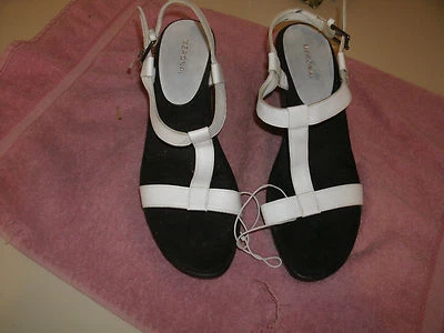 Merons ladies white platform sandals new without tags size 9  - Image 1 of 4